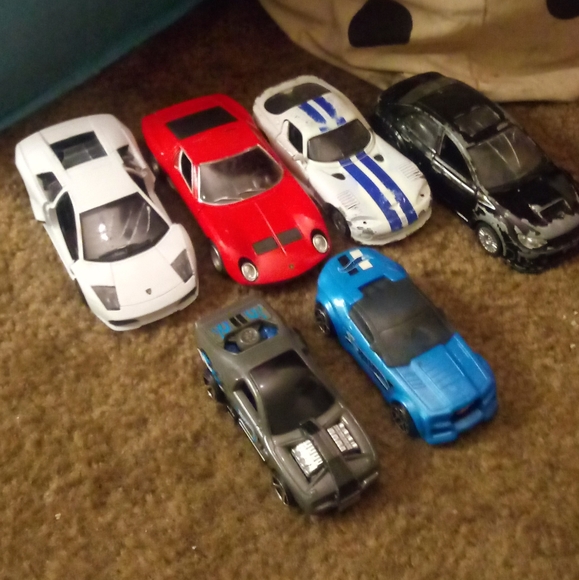 Hotwheels Other - 2 Lamborghinis, 1 Viper, 2 Hotwheels, 1 Subaru car